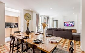 180 Suite Eden, Luxury APT at Sacré Coeur